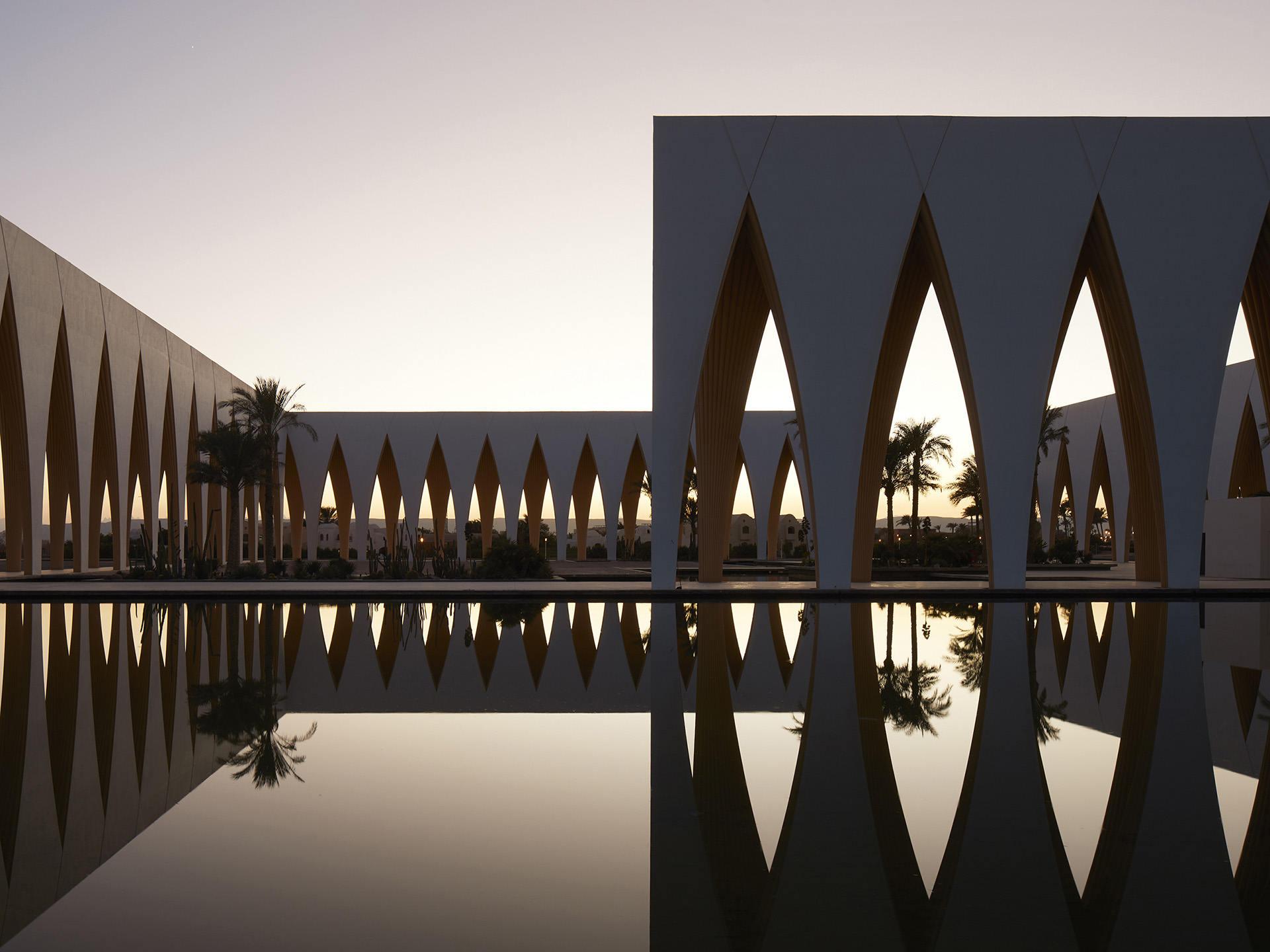 Paul Riddle Photographer · El Gouna Plaza Egypt